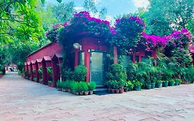 Hotel Sheela, 100M From Taj Mahal